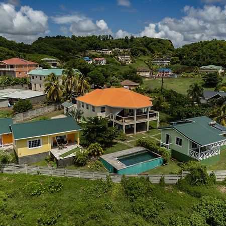 Waves Villa Guesthouse كينغستاون المظهر الخارجي الصورة